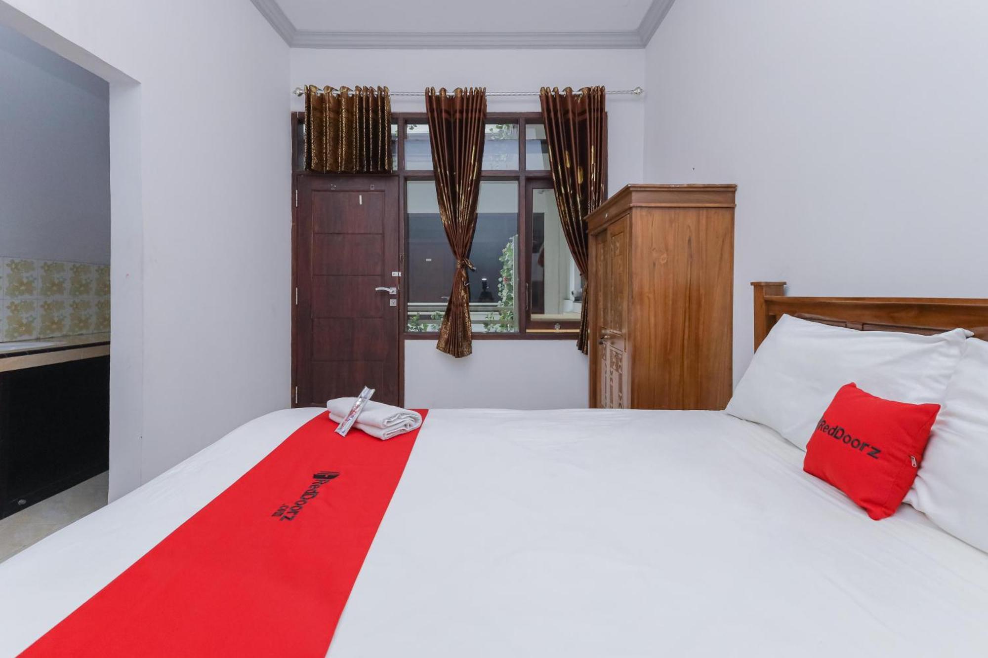 Reddoorz At Pondok Candra สุราบายา ภายนอก รูปภาพ