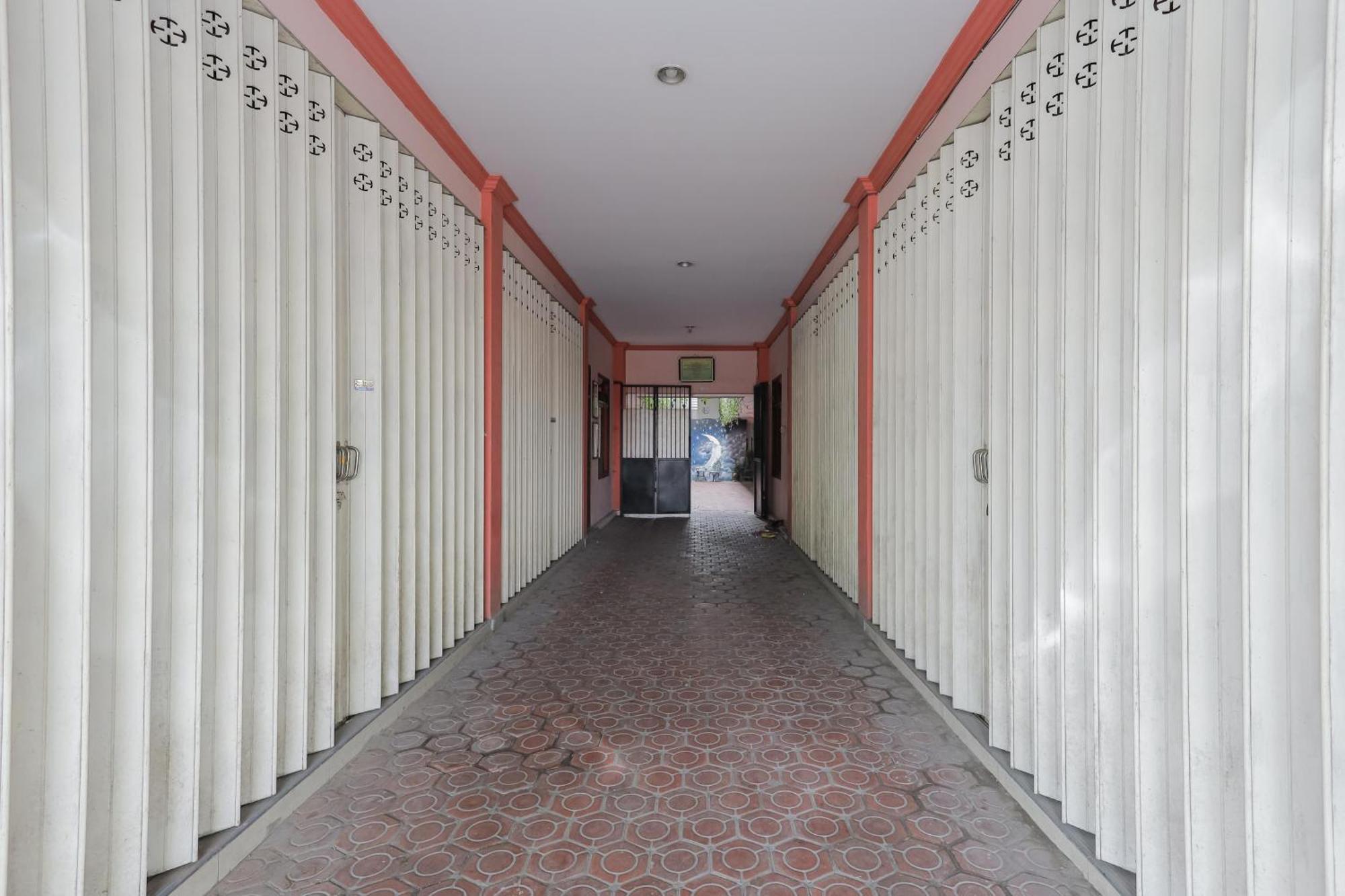 Reddoorz At Pondok Candra สุราบายา ภายนอก รูปภาพ