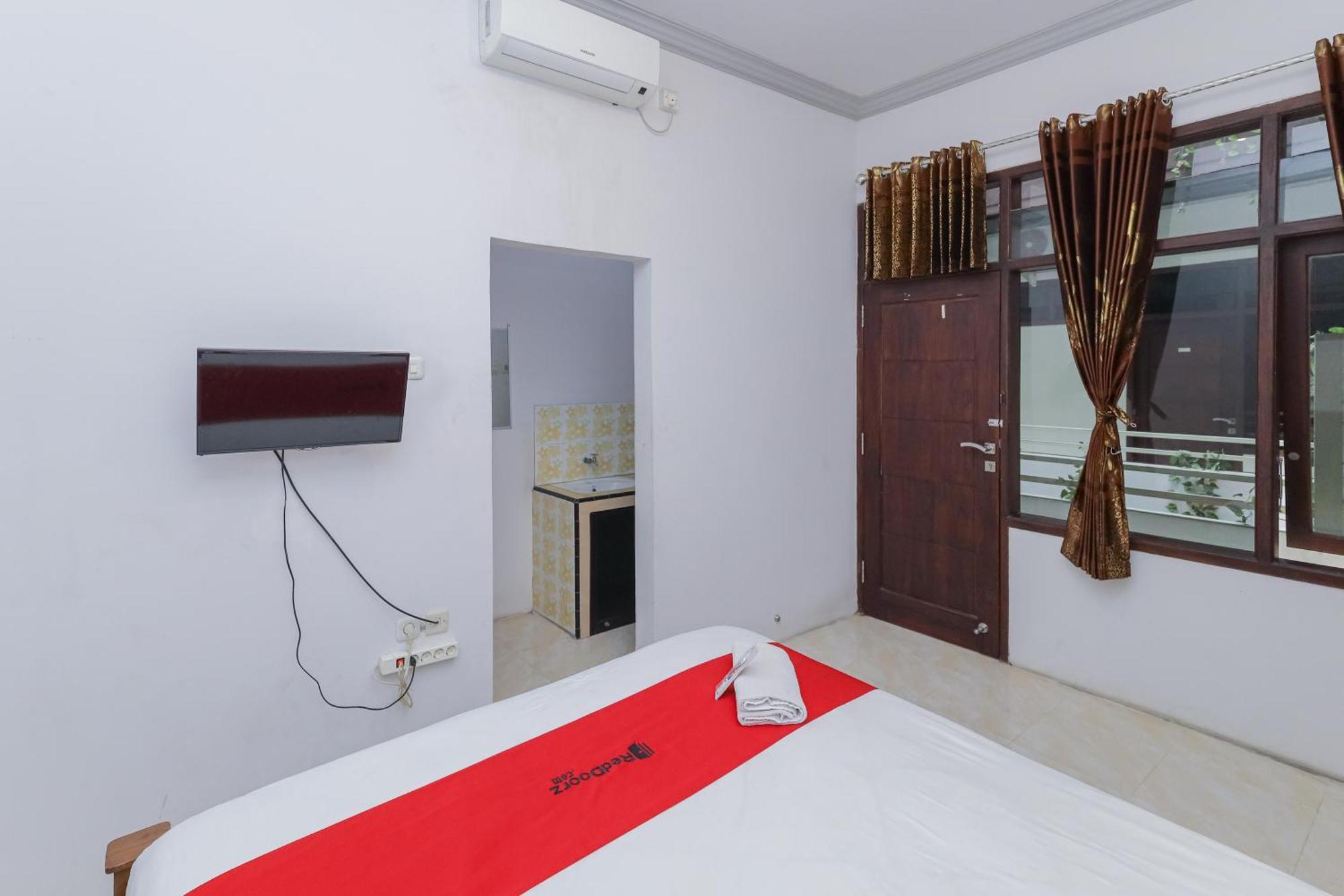 Reddoorz At Pondok Candra สุราบายา ภายนอก รูปภาพ